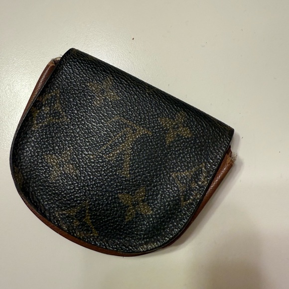 Louis Vuitton Monogram Coin Purse - Picture 2 of 8